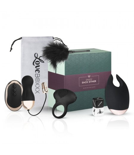 Loveboxxx Romantic Couples Box Gift Set